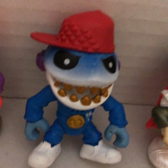 Treasure X Figures by Moose Toys Set of 5 - Picture 8 of 9